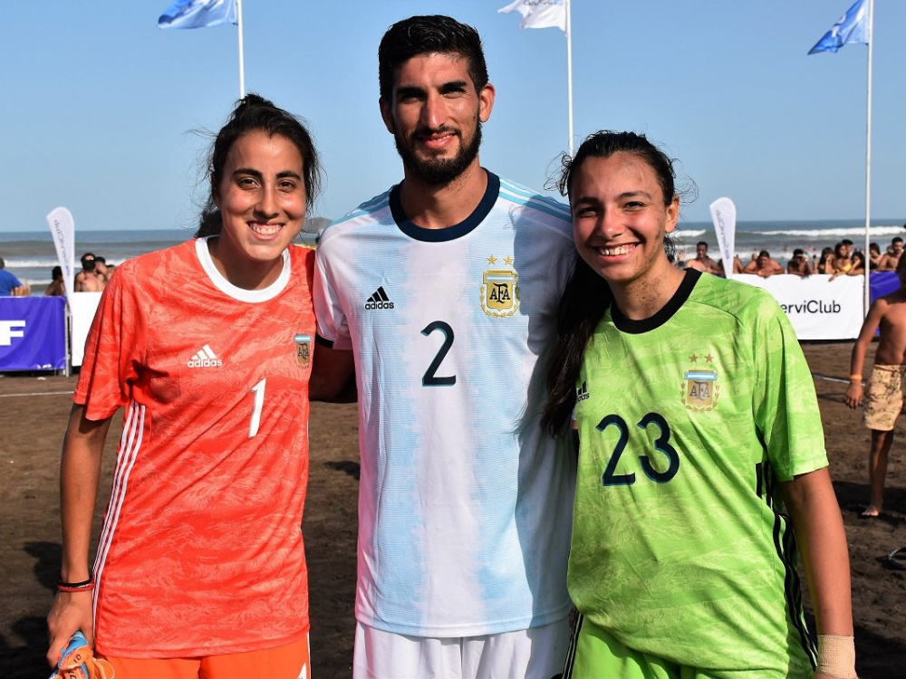 “El fútbol playa es un deporte muy dinámico, y es un orgullo jugarlo vistiendo la camiseta argentina”