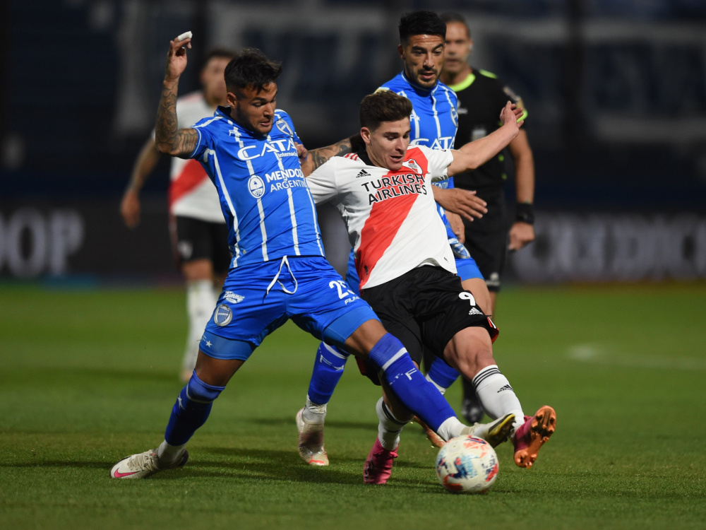 Godoy Cruz le ganó 2-1 a River en el cierre de la jornada