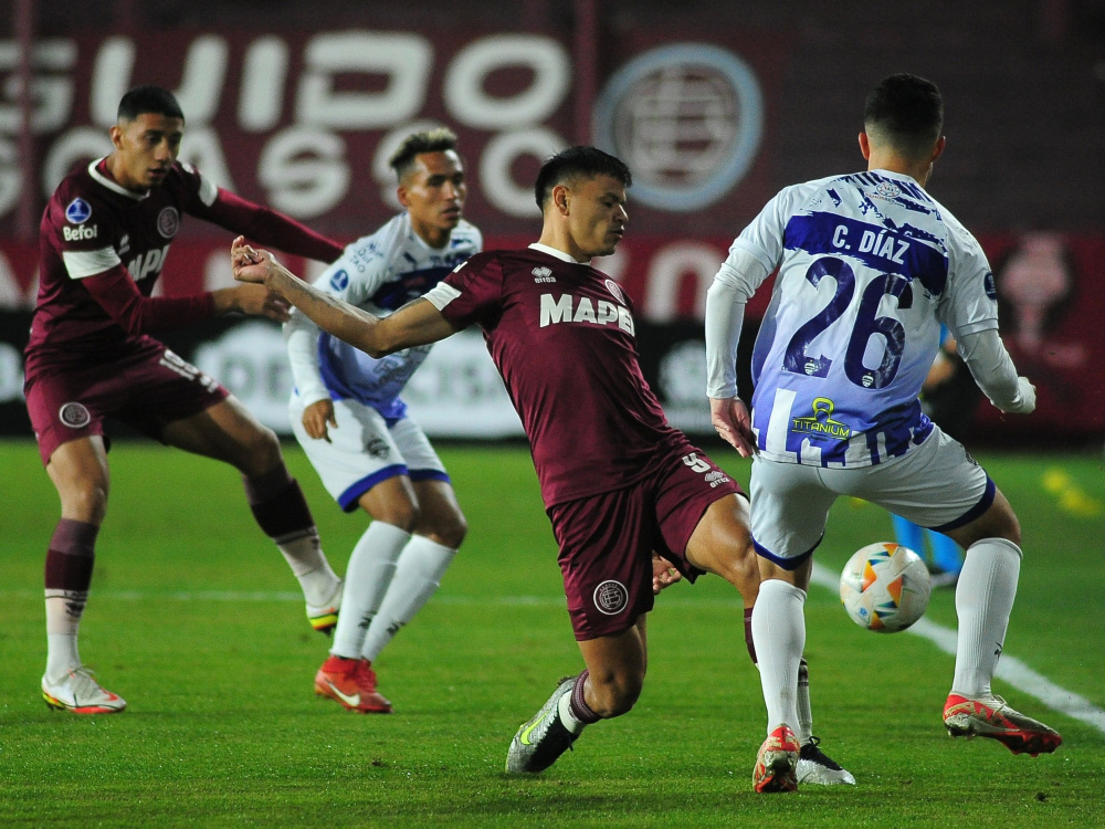 Lanús derrotó 5-0 a Metropolitanos