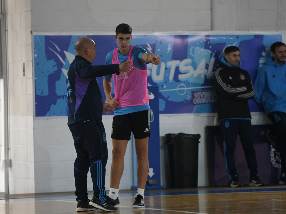Las Selecciones Mayor y Sub20 de Futsal continúan su preparación para la doble jornada por el título de la Liga Evolución
