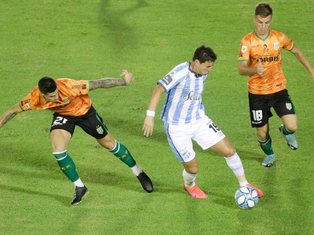 En el cierre de la fecha, Banfield superó 2-0 a Atlético Tucumán