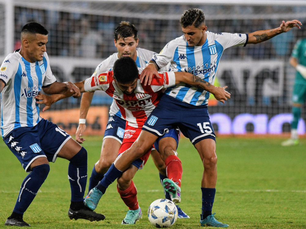 Unión derrotó 1-0 a Racing en Avellaneda 