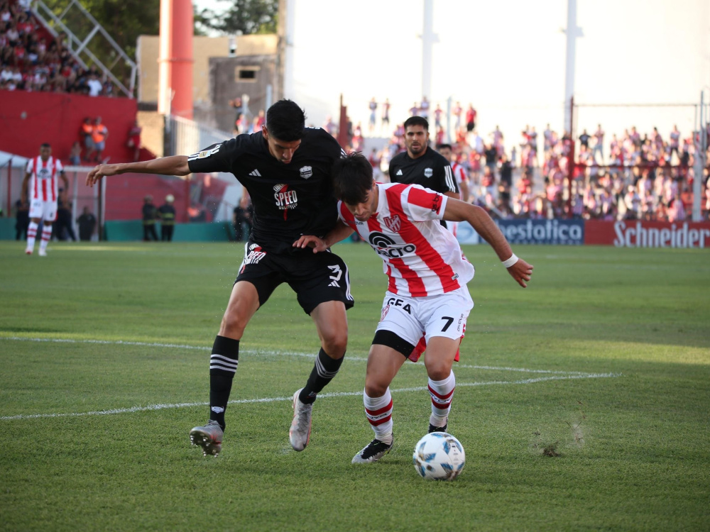  Instituto y Deportivo Riestra igualaron 0-0