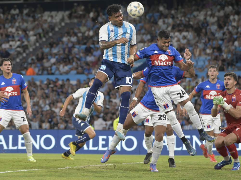 Racing venció 3-0 a Tigre