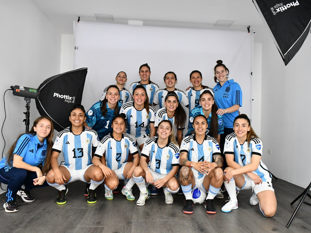 La Selección Femenina de Futsal entrenó en el Malvinas Argentinas