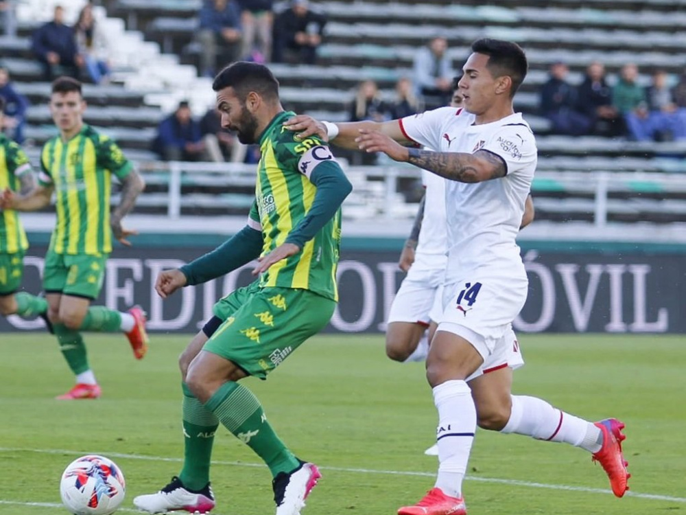 Aldosivi derrotó 1-0 a Independiente en Mar del Plata