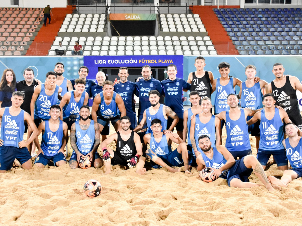 Entrenamiento en Paraguay para las Selecciones Mayor y Sub 20 de Fútbol Playa
