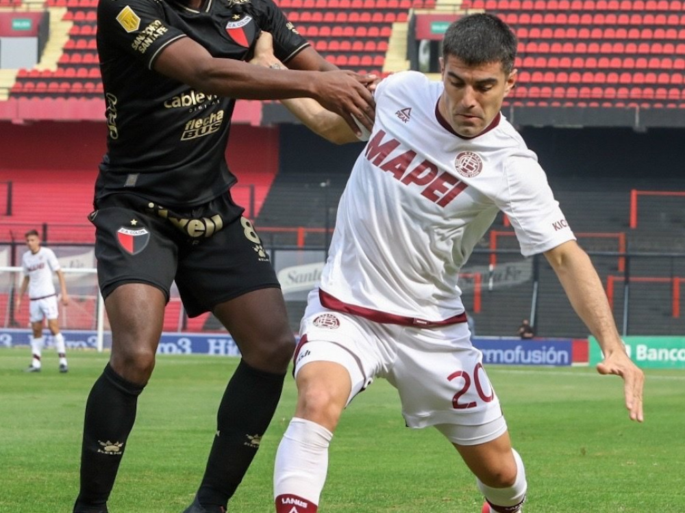Lanús venció 4-1 a Colón como visitante