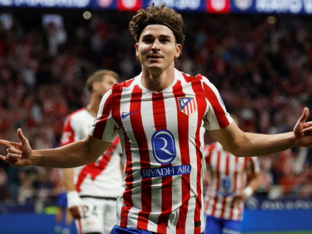 El delantero argentino Julián Alvarez se despacha con tres goles en el Atlético Madrid