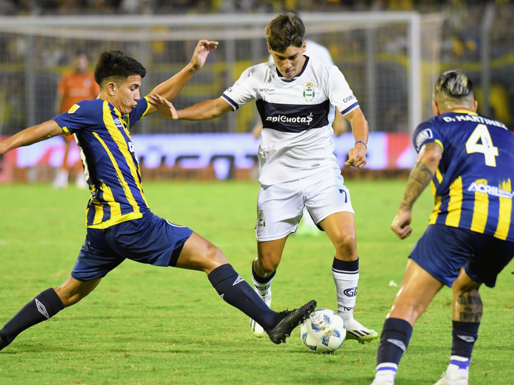 Rosario Central superó 2-1 a Gimnasia en el último encuentro sabatino