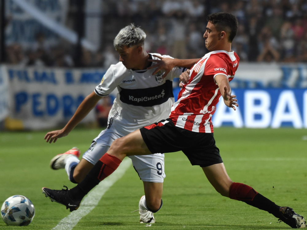 Gimnasia y Estudiantes igualaron en el clásico platense