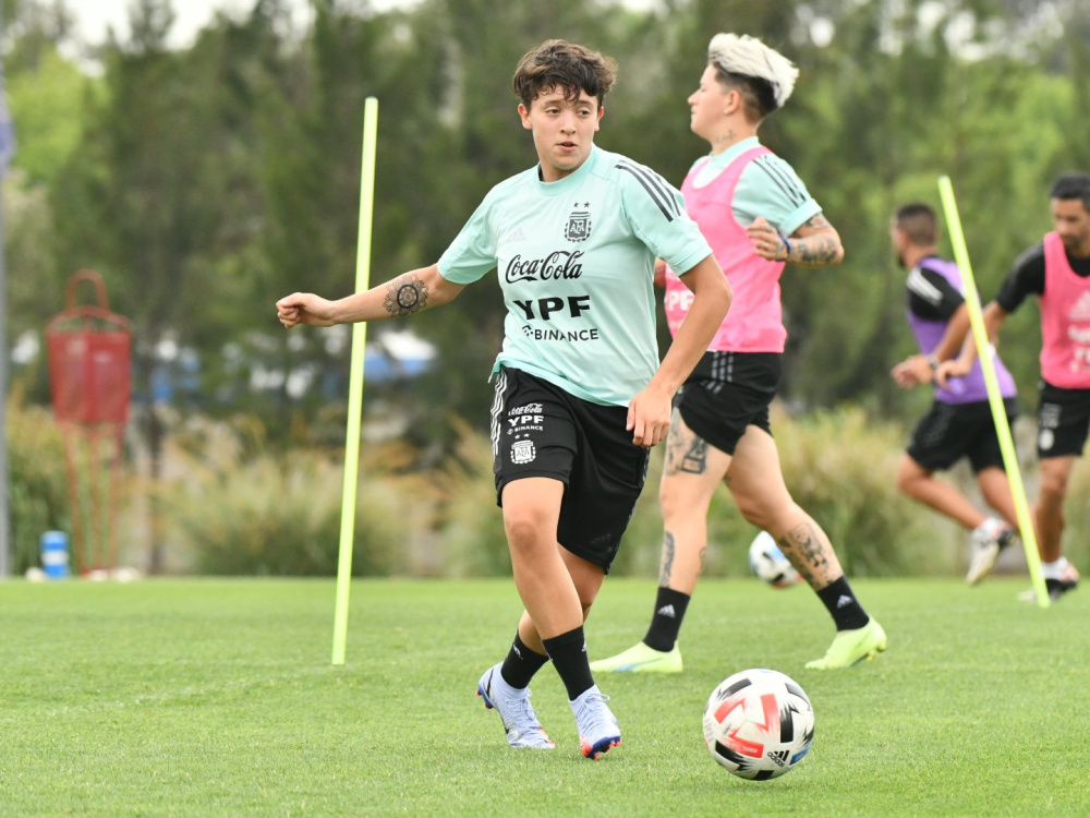 Amistoso informal para la preselección femenina local