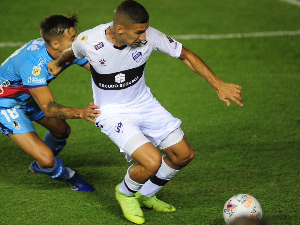 Arsenal y Platense igualaron sin goles 