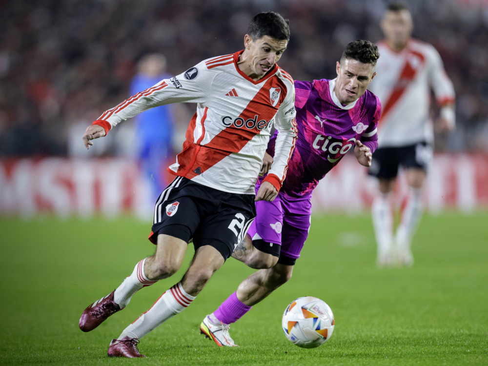 River venció 2-0 a Libertad