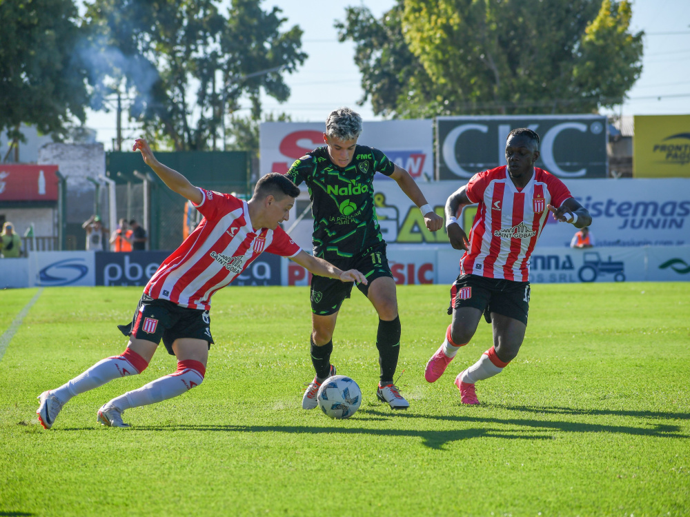 Sarmiento superó 3-1 a Estudiantes