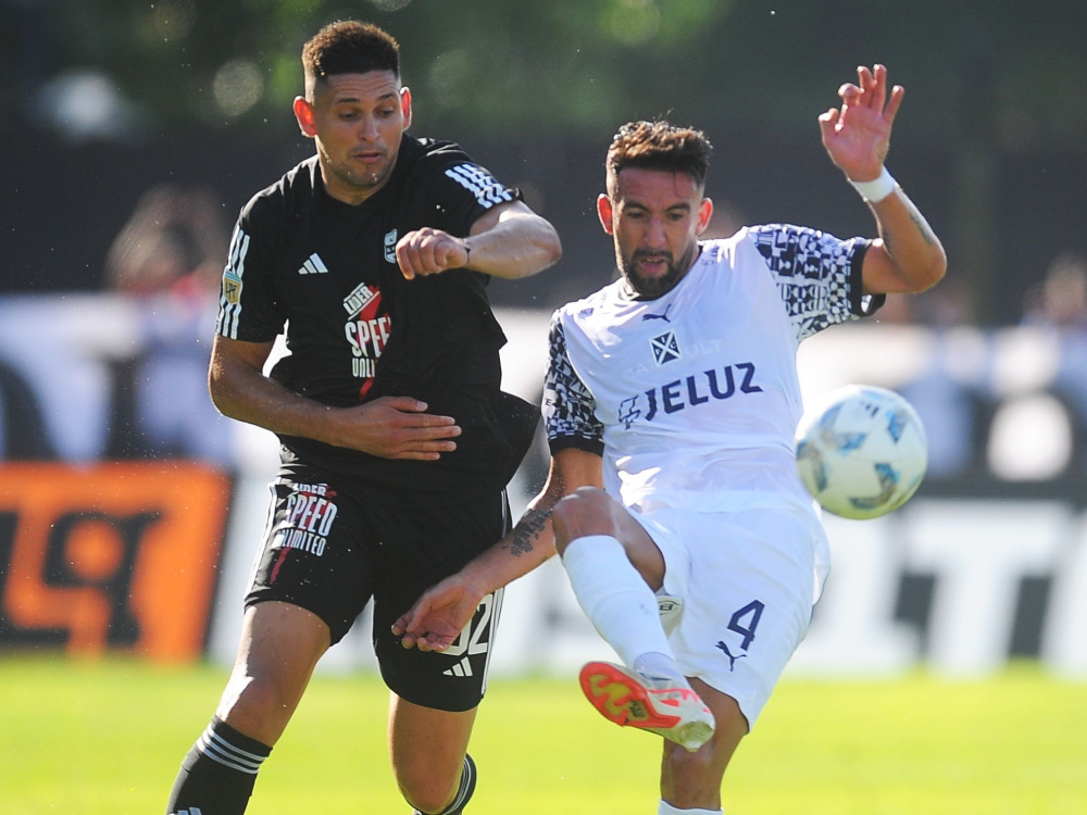 Deportivo Riestra venció por la mínima a Independiente en el inicio de la fecha 11