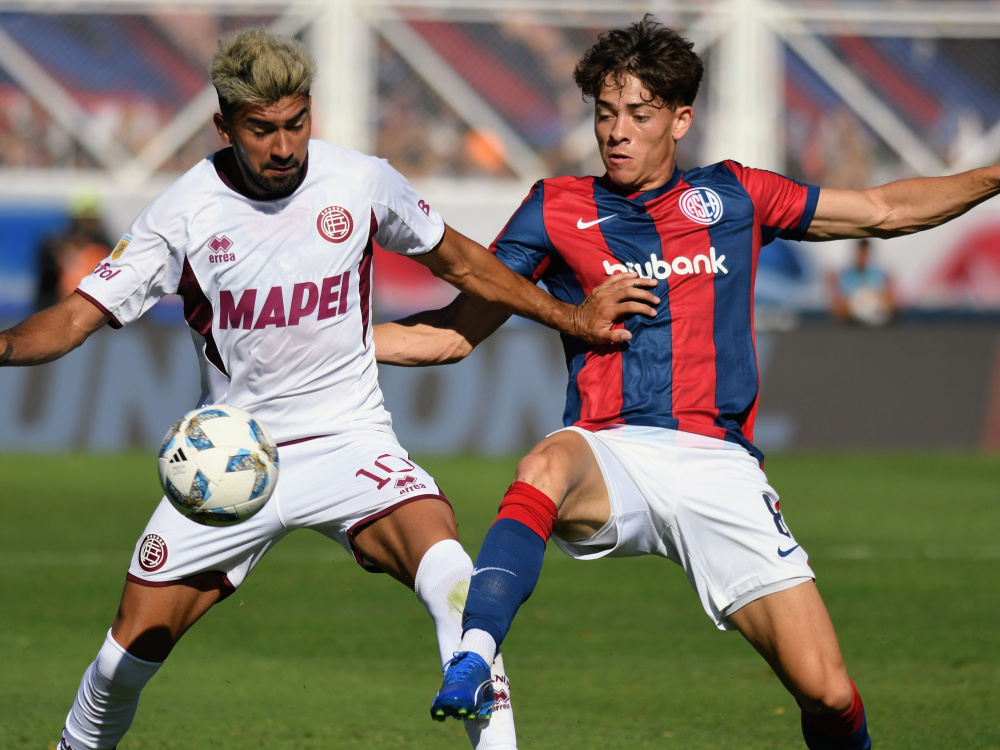 Como visitante, Lanús se impuso 2-0 ante San Lorenzo