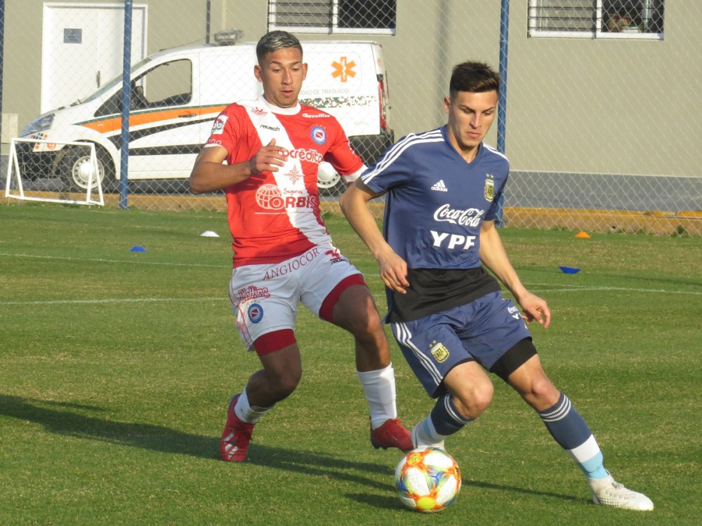 La Sub 18 cerró la semana con un amistoso ante Argentinos Juniors