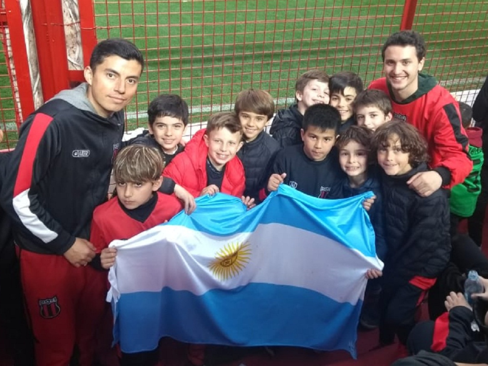 Fiesta inolvidable para los chicos en el triunfo de la Sub 23