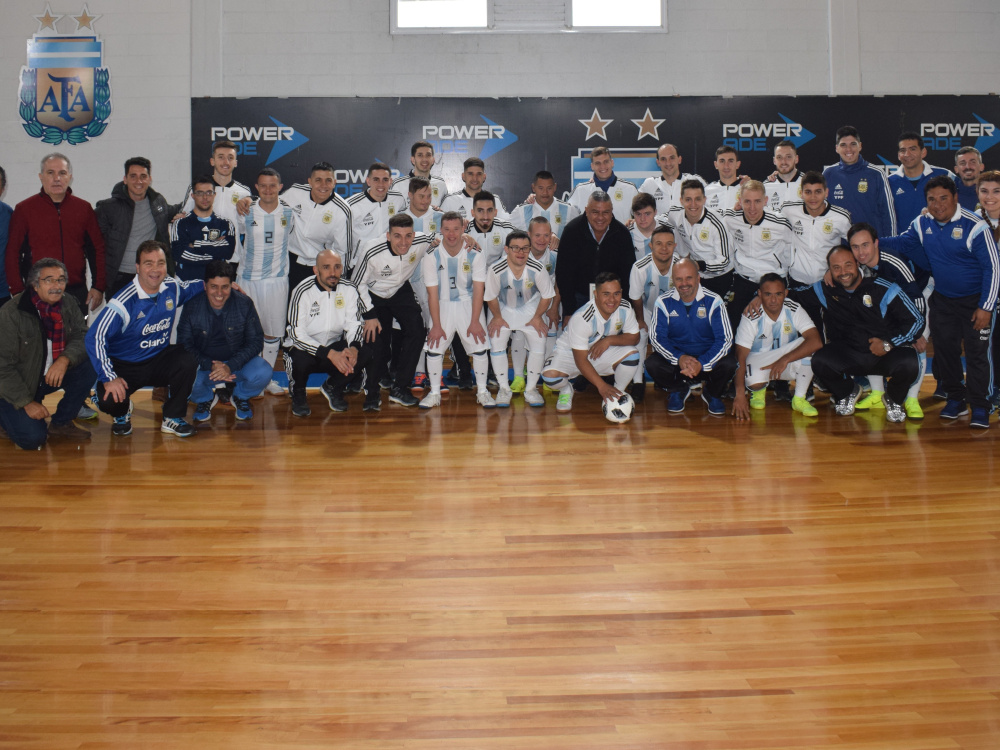 La Selección Argentina de Futsal con Síndrome de Down visitó el predio de Ezeiza 