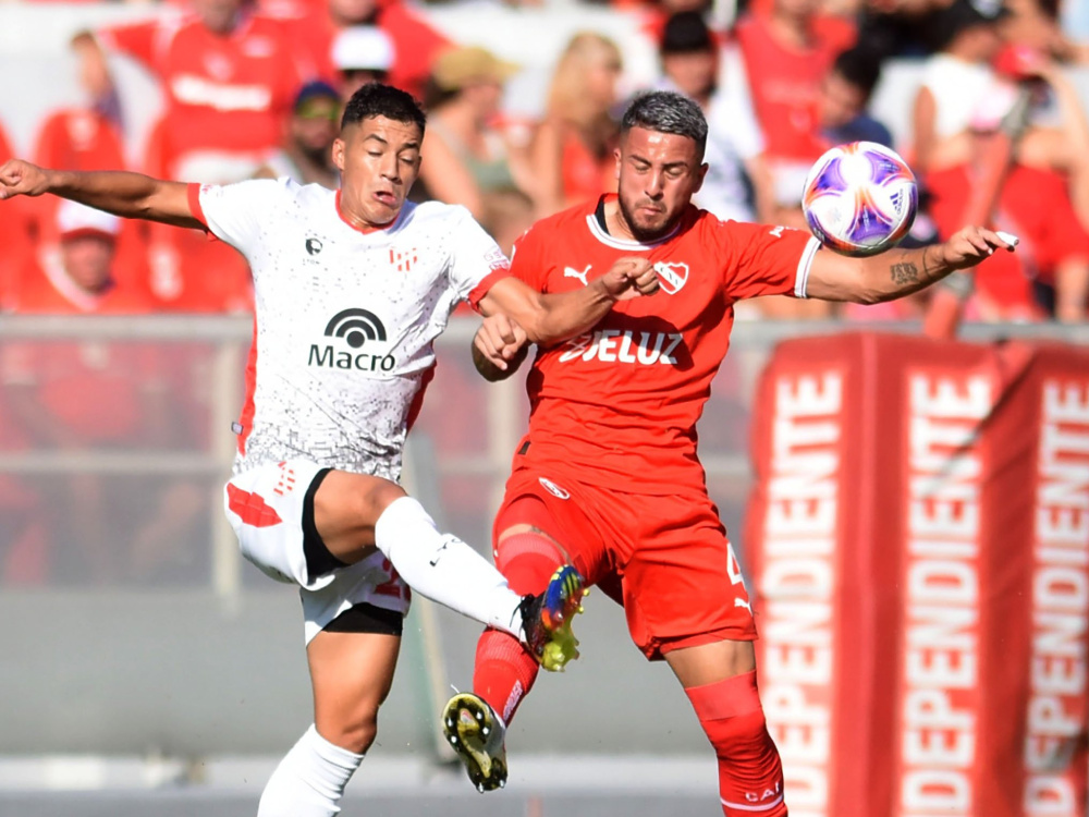 Independiente e Instituto igualaron 2-2 en Avellaneda