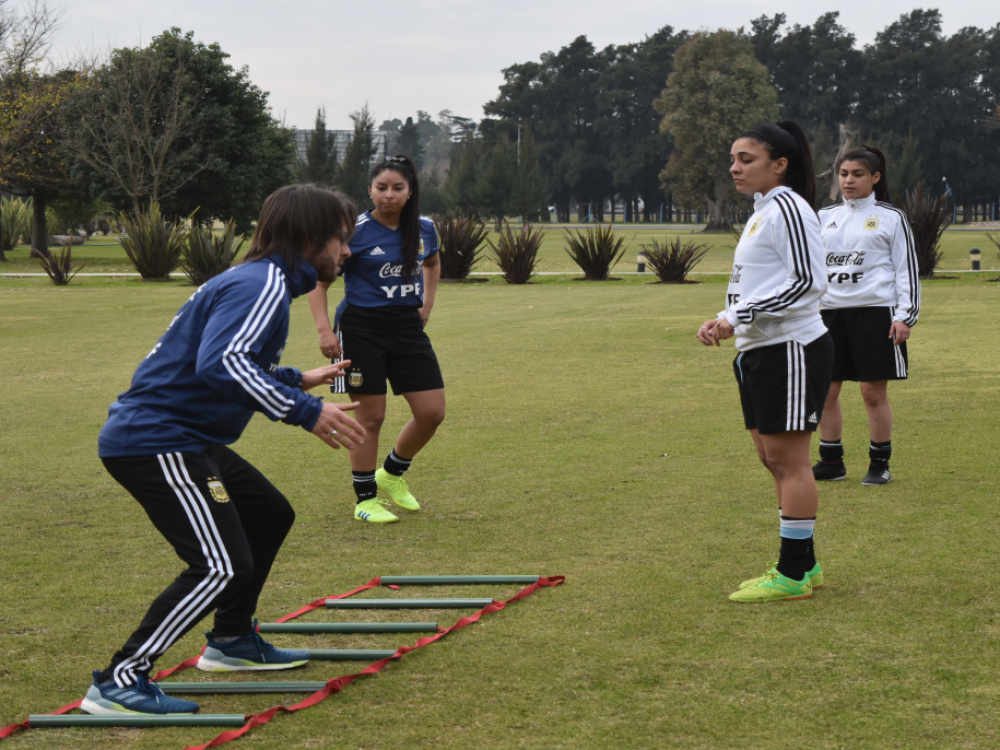 Jornadas de trabajo en doble turno para la Selección Femenina de Futsal