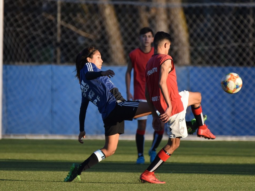 La Selección Femenina completó el martes de doble turno