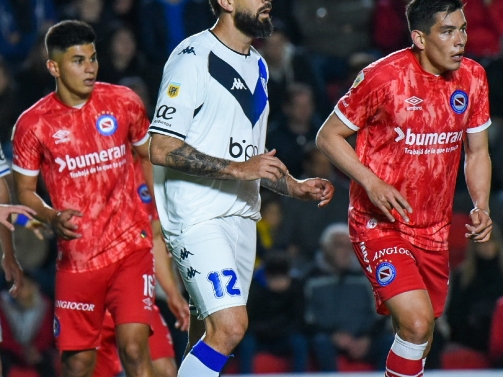 Argentinos derrotó 2-0 a Vélez en el cierre de la jornada sabatina