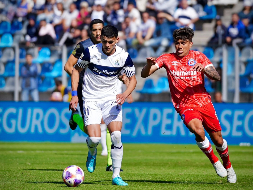 Gimnasia igualó sin goles con Argentinos Juniors