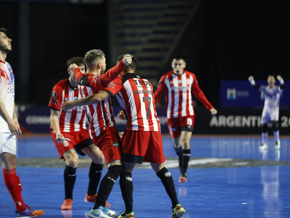 Victoria de Barracas Central y caída de San Lorenzo en el cierre de la fase inicial de la Copa Libertadores de Futsal