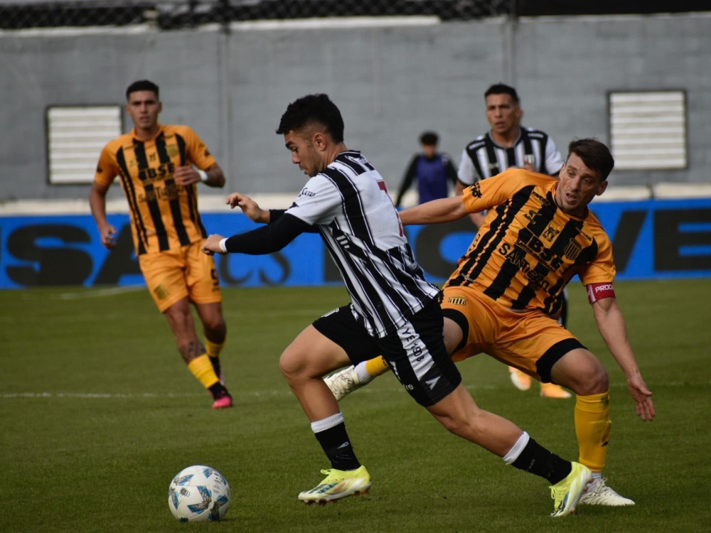 Mitre (Santiago del Estero) le ganó a Gimnasia y Esgrima (Mendoza) 1-0