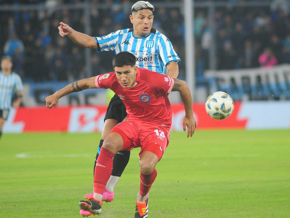 Racing derrotó 3-0 a Argentinos Juniors