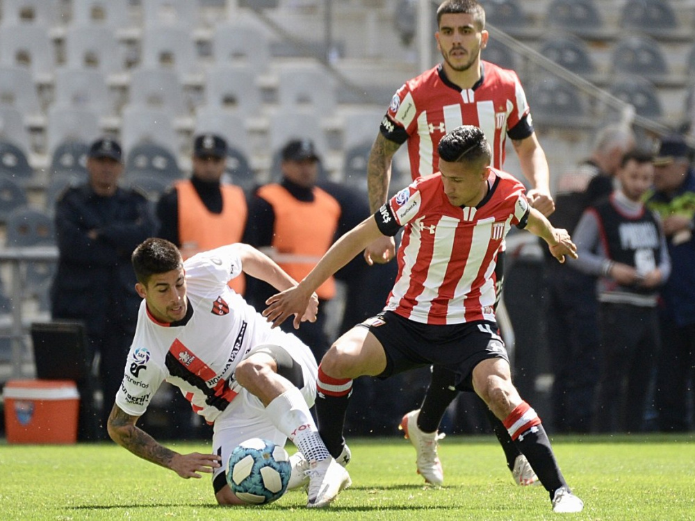 Estudiantes derrotó 1-0 a Patronato en el inicio de la jornada sabatina