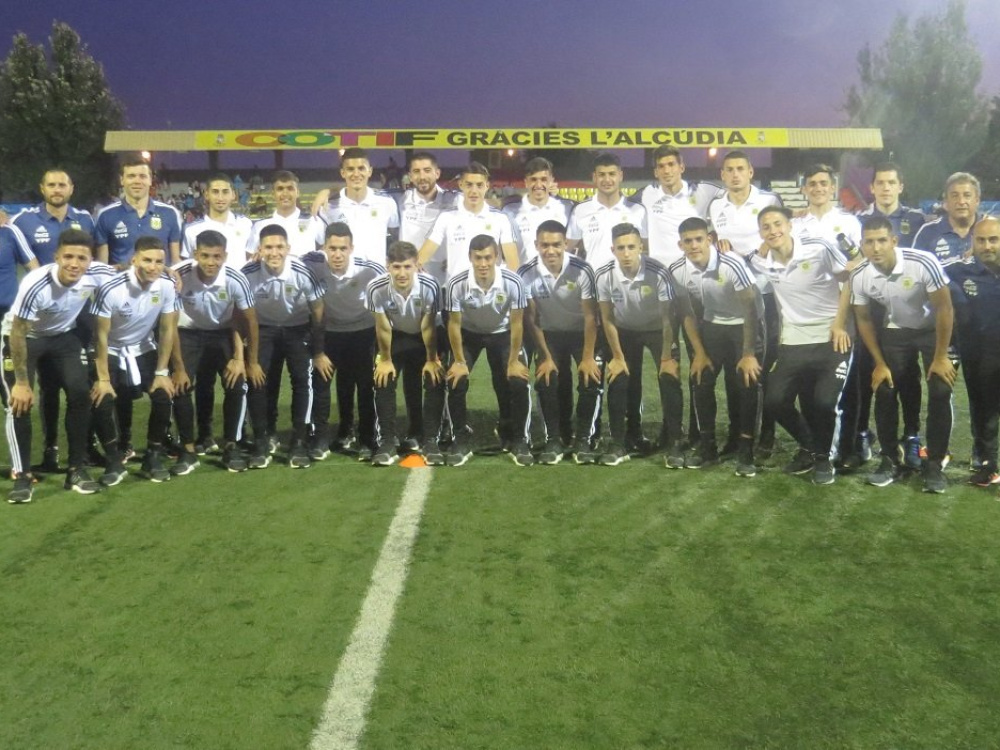 La Selección Sub 18 cumplió con su segunda jornada y asistió a la fiesta inaugural del COTIF