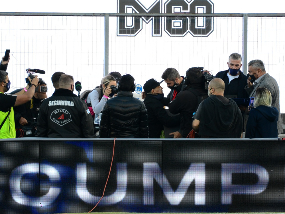Claudio Tapia y Marcelo Tinelli agasajaron a Maradona en la previa del inicio de la LPF