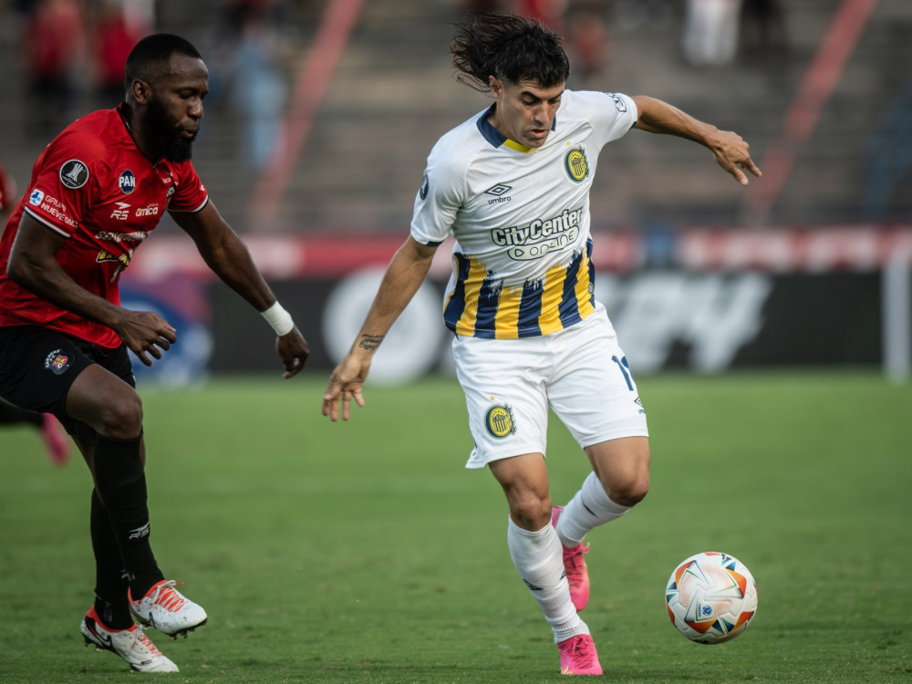 Rosario Central igualó con Caracas