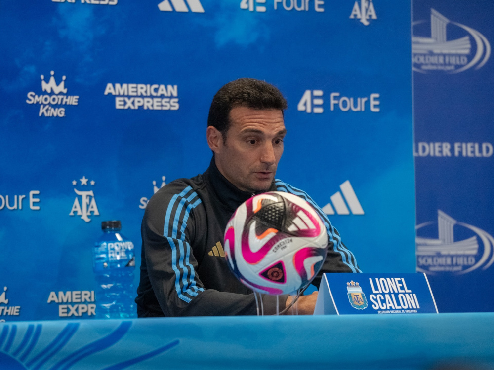 Lionel Scaloni, en conferencia: "Somos positivos porque tenemos una buena Selección que compite"