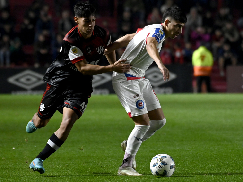 Argentinos le ganó 2-1 a Central Córdoba