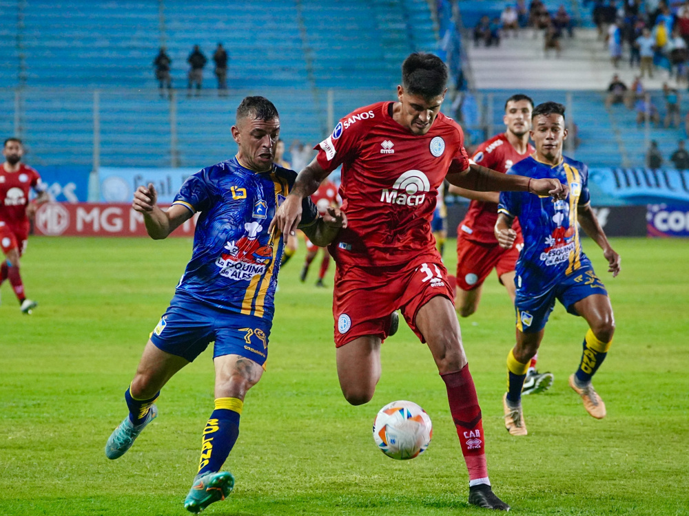 Belgrano igualó 1-1 con Delfín en Ecuador