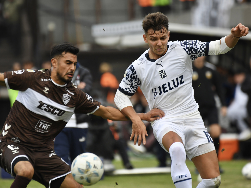 Igualdad sin goles entre Platense e Independiente