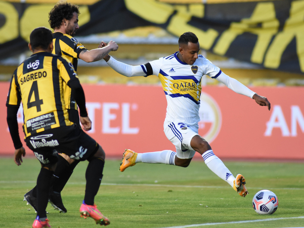 Boca derrotó 1-0 a The Strongest en Bolivia