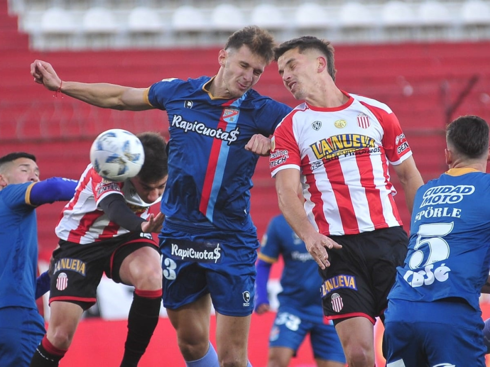 Barracas Central venció 2-1 a Arsenal