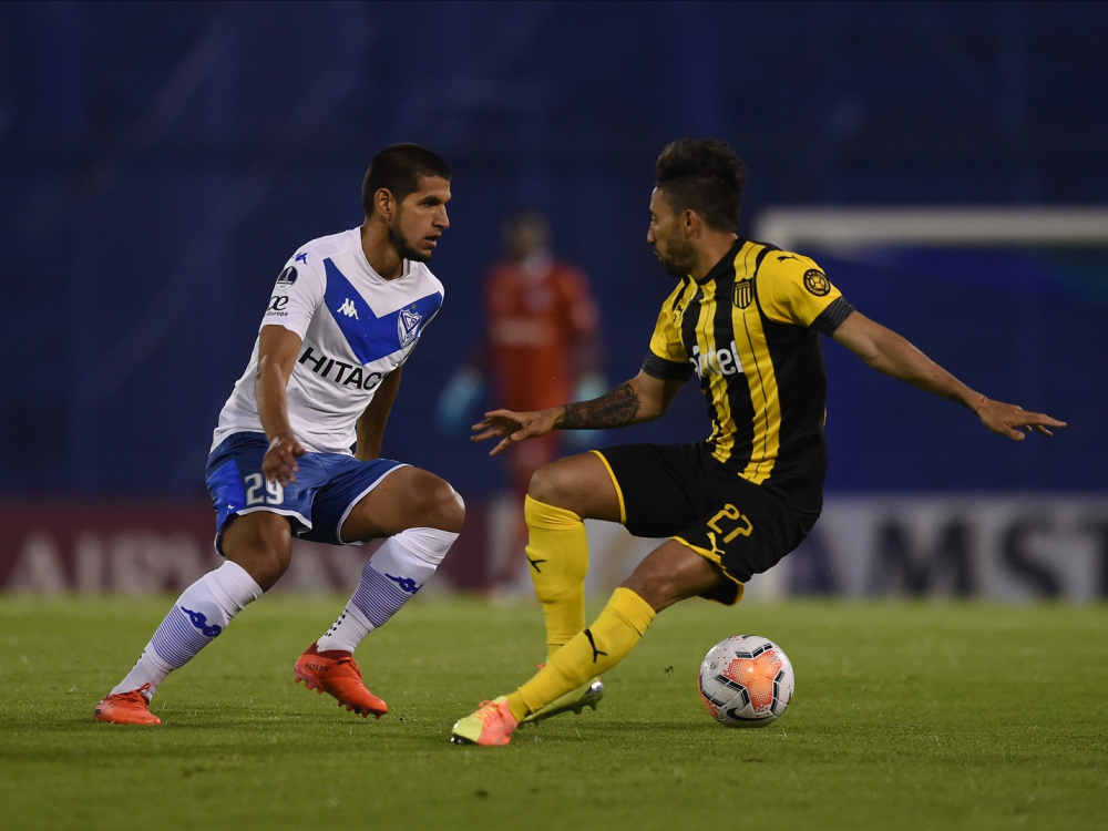 Vélez igualó con Peñarol