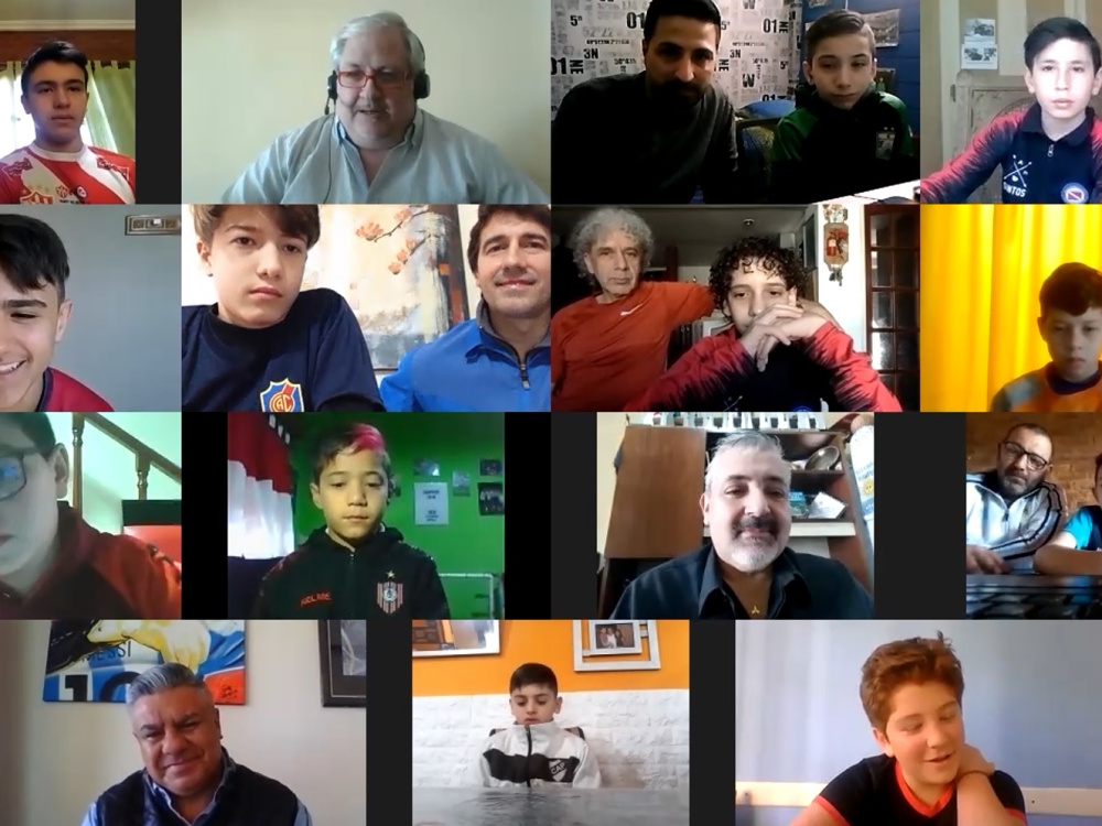 Los chicos festejaron su día junto al Presidente y a los entrenadores de las Selecciones Juveniles