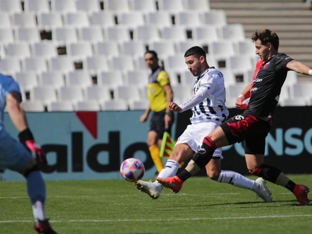 Talleres superó por penales a Colón y accedió a cuartos de final del torneo. 