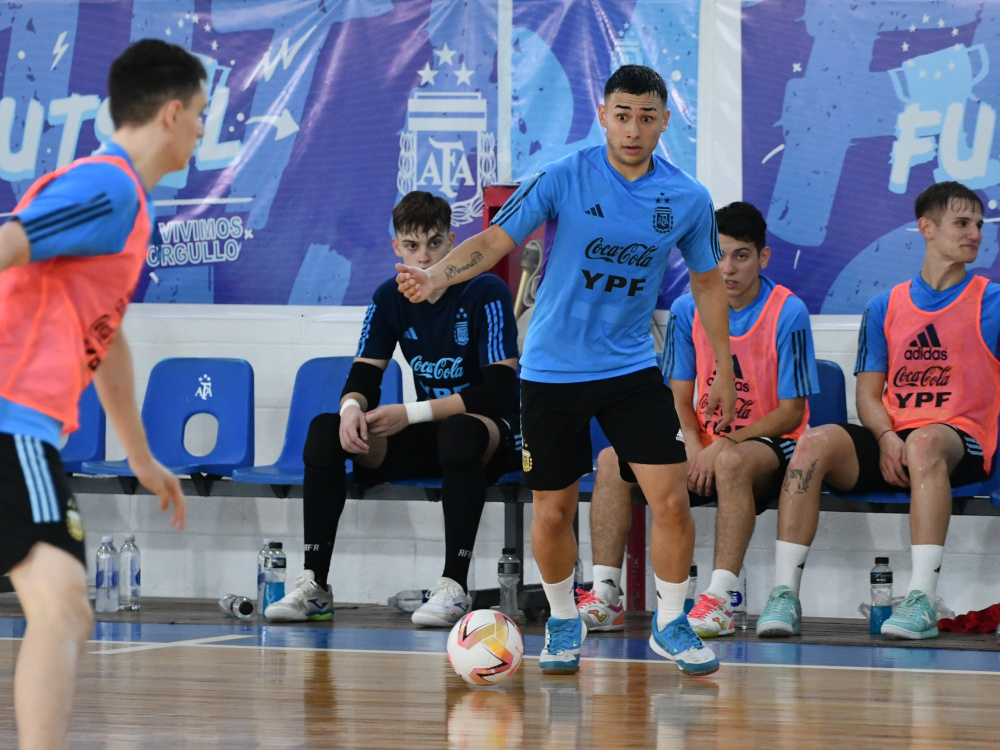 Las Selecciones Sub 20 y Sub 17 de Futsal practicaron en su segunda jornada de la semana