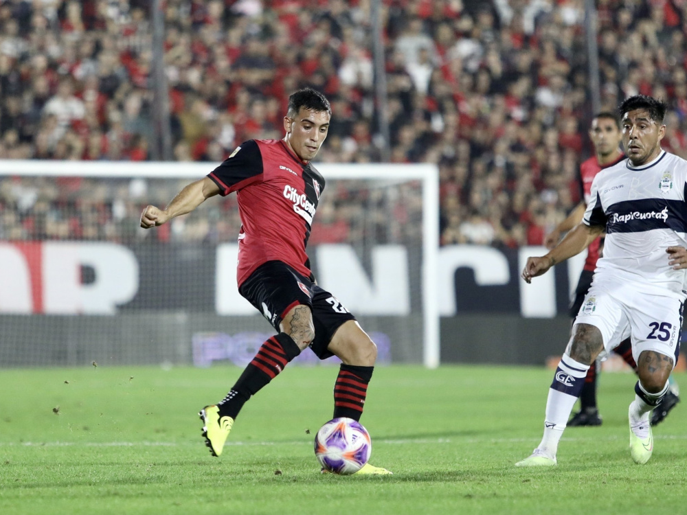Newell's y Gimnasia empataron 2-2