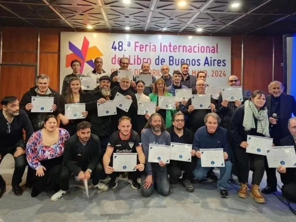 Cultura AFA publicó un nuevo libro: "Historias de los hinchas y sus ídolos"