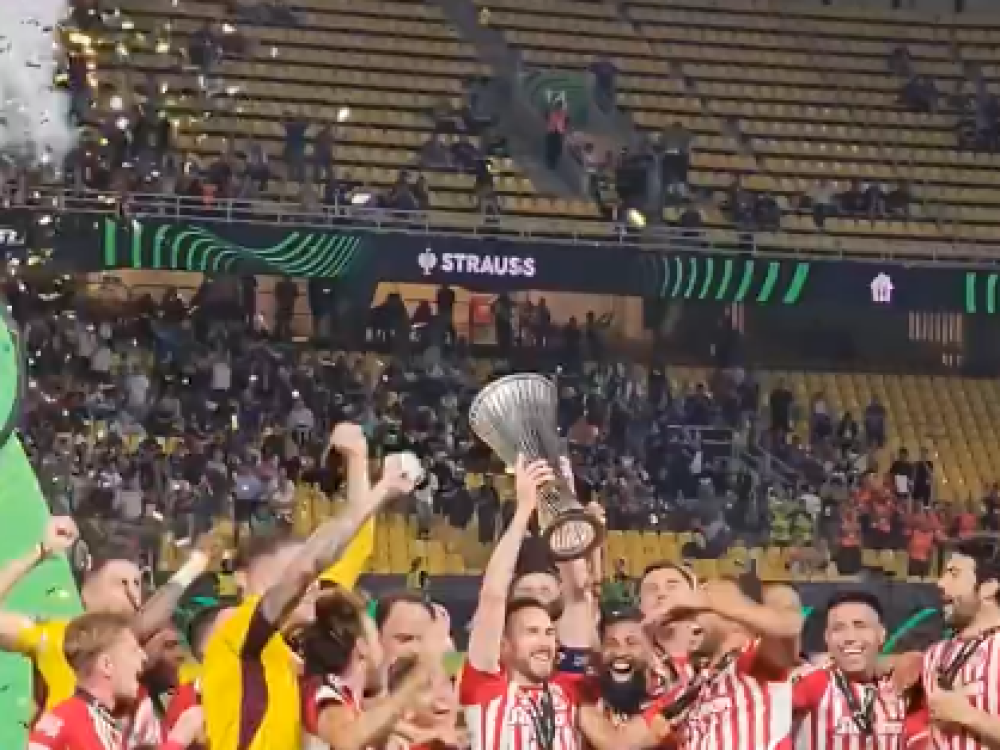 Dos argentinos campeones de la Conference League con Olympiacos