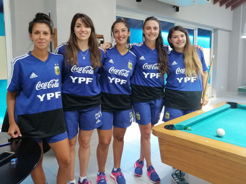 La Selección Femenina de Fútbol Playa se entrenó y quedó concentrada